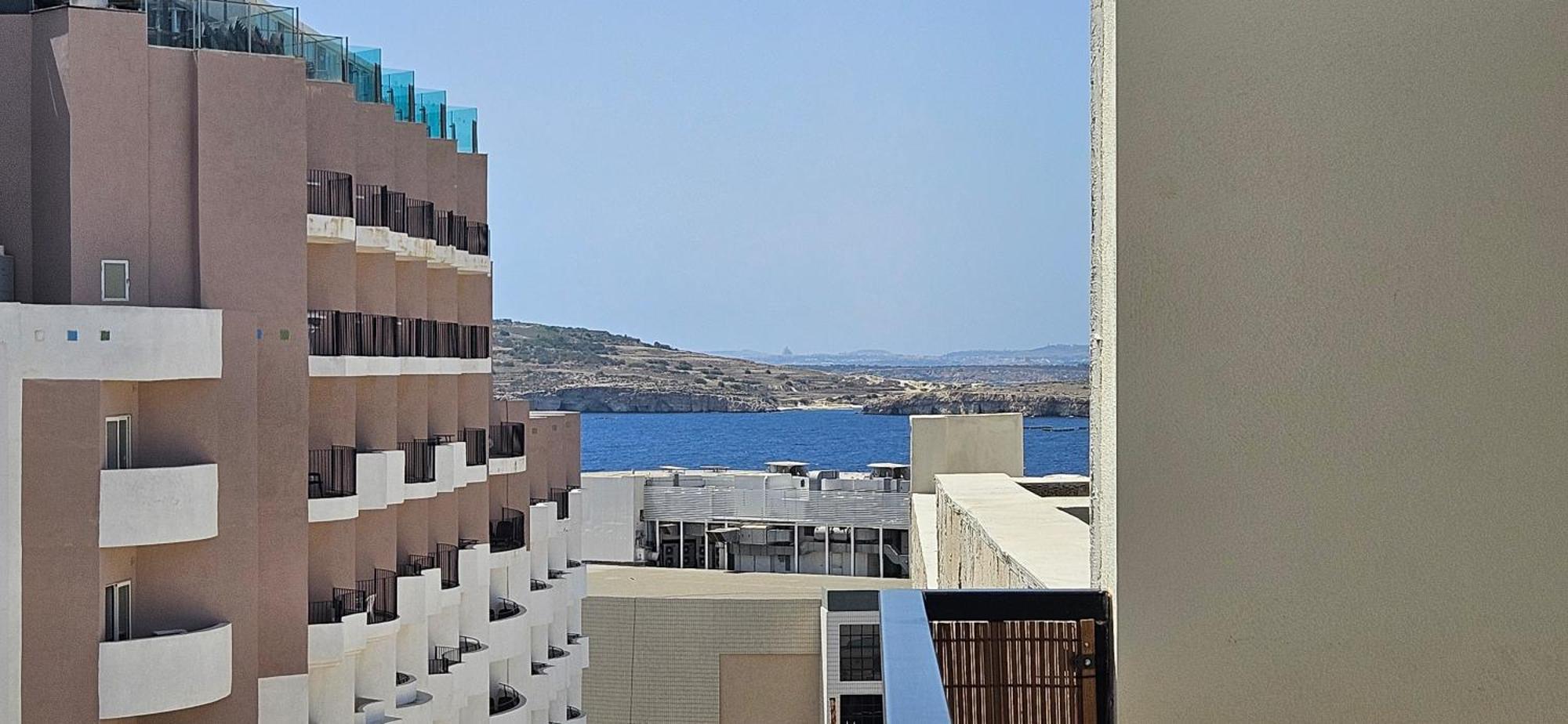 Sea Breeze Penthouse And Terrace Qawra St Paul'S Bay Apartment St. Paul's Bay Exterior photo